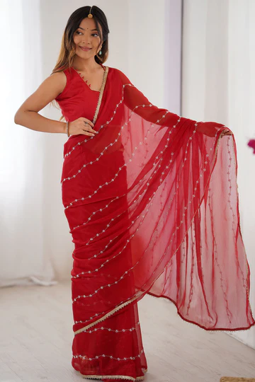 The Timeless Allure of Red Saree and Pakistani Salwar Kameez for Every Occasion